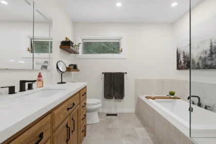 Hallway Photo of 3910 Verdon Way, Abbotsford, BC