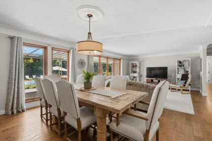 Kitchen Island Photo of 3910 Verdon Way, Abbotsford, BC