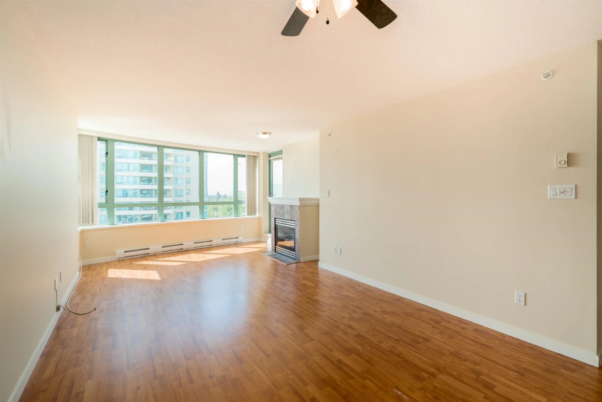 Dining Area Photo of 1105 6659 Southoaks Crescent, Burnaby, BC