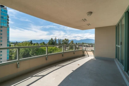 Entry Foyer Photo of 1105 6659 Southoaks Crescent, Burnaby, BC