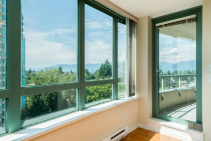 Hallway Photo of 1105 6659 Southoaks Crescent, Burnaby, BC