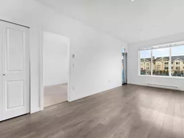 203 15858 Fraser Highway, Surrey, BC, Surrey — Apartment/Condo for sale