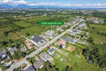 Primary Bathroom Photo of 11280 Granville Avenue, Richmond, BC