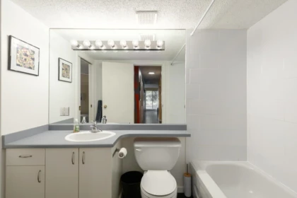 Basement Recreation Room Photo of 106 876 W 14th Avenue, Vancouver, BC