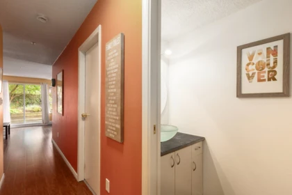 Office / Den Photo of 106 876 W 14th Avenue, Vancouver, BC