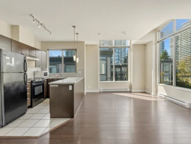 403 10499 University Drive, Surrey, BC, Surrey — Apartment/Condo for sale