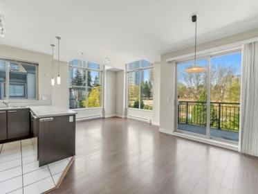403 10499 University Drive, Surrey, BC, Surrey — Apartment/Condo for sale