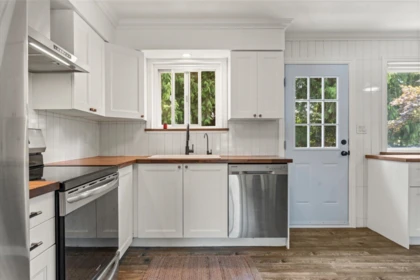 Kitchen Photo of 9314 Jackson Street, Chilliwack, BC