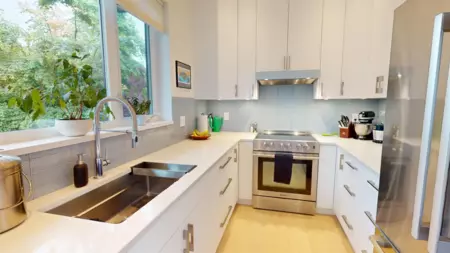 411 Aubrey Place, Vancouver, BC, Vancouver — Single Family Residence for sale