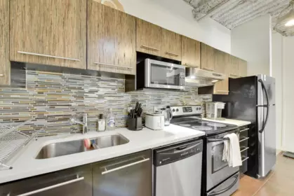 Kitchen Island Photo of 305 350 E 2nd Avenue, Vancouver, BC