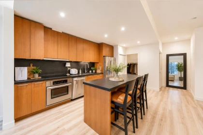Kitchen Island Photo of 915 1333 W Georgia Street, Vancouver, BC