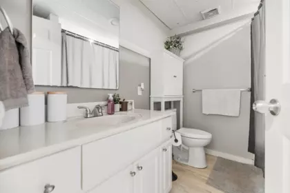 Guest Bathroom Photo of 31536 Monarch Court, Abbotsford, BC