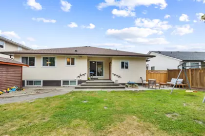Front Yard Photo of 7601 Sapphire Drive, Chilliwack, BC
