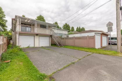 Front Yard Photo of 4467 Perry Street, Vancouver, BC