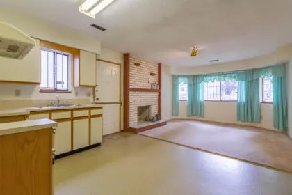 Hallway Photo of 4467 Perry Street, Vancouver, BC