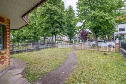 Swimming Pool Photo of 4467 Perry Street, Vancouver, BC