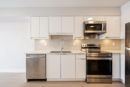 304 3050 Kingsway, Vancouver, BC, Vancouver — Apartment/Condo for sale