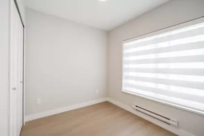 Kitchen Island Photo of 304 3050 Kingsway, Vancouver, BC