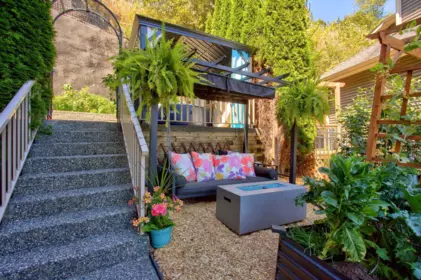 Garden / Landscaping Photo of 36497 Carnarvon Court, Abbotsford, BC
