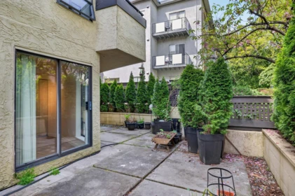 Breakfast Nook Photo of 101 8645 Osler Street, Vancouver, BC