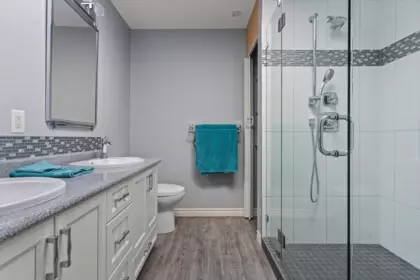 Hallway Photo of 6045 Glenroy Drive, Chilliwack, BC