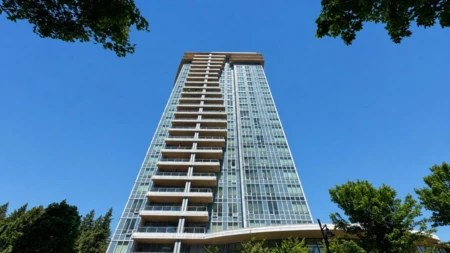 1805 3093 Windsor Gate, Coquitlam, BC, Coquitlam — Apartment/Condo for sale