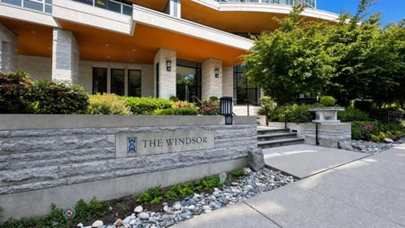 1805 3093 Windsor Gate, Coquitlam, BC, Coquitlam — Apartment/Condo for sale