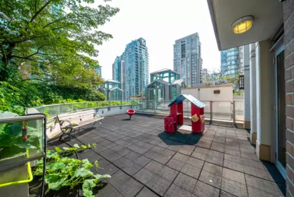 Entry Foyer Photo of 2101 565 Smithe Street, Vancouver, BC