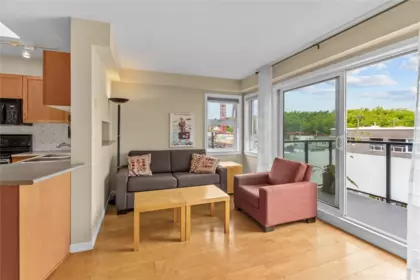 301 3788 W 10th Avenue, Vancouver, BC, Vancouver — Apartment/Condo for sale