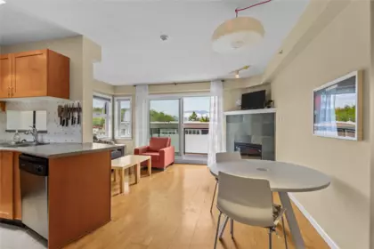 301 3788 W 10th Avenue, Vancouver, BC, Vancouver — Apartment/Condo for sale
