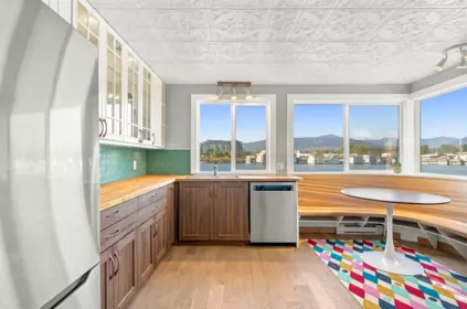 A23 415 W Esplanade Avenue, North Vancouver, BC, North Vancouver — Single Family Residence for sale