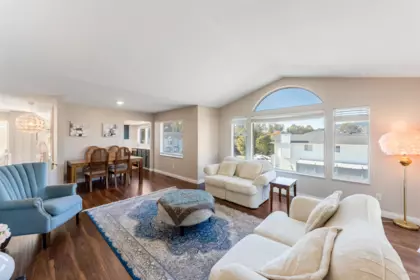 Breakfast Nook Photo of 2287 Stafford Avenue, Port Coquitlam, BC