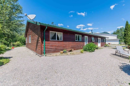 58465 Laidlaw Road, Laidlaw, BC, Laidlaw — Single Family Residence for sale