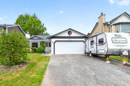 23425 Whippoorwill Avenue, Maple Ridge, BC, Maple Ridge — Single Family Residence for sale
