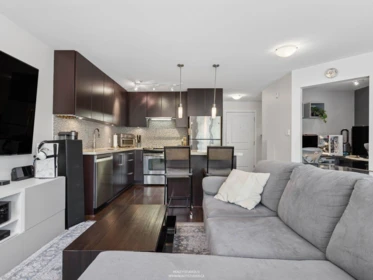 215 15735 Croydon Drive, Surrey, BC, Surrey — Apartment/Condo for sale