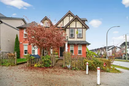 14191 60 Avenue, Surrey, BC, Surrey — Half Duplex for sale