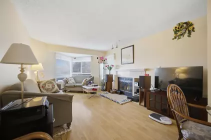 Kitchen Photo of 411 1215 Lansdowne Drive, Coquitlam, BC