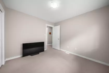 Entry Foyer Photo of 18565 67 Avenue, Surrey, BC