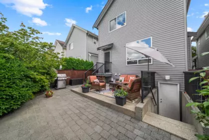 Front Yard Photo of 18565 67 Avenue, Surrey, BC