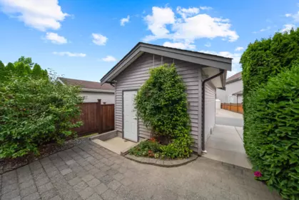 Garden / Landscaping Photo of 18565 67 Avenue, Surrey, BC
