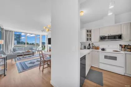 Kitchen Island Photo of 802 160 W Keith Road, North Vancouver, BC