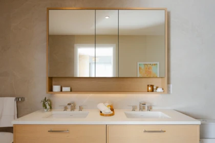 Walk-In Closet Photo of 215 1655 128 Street, Surrey, BC