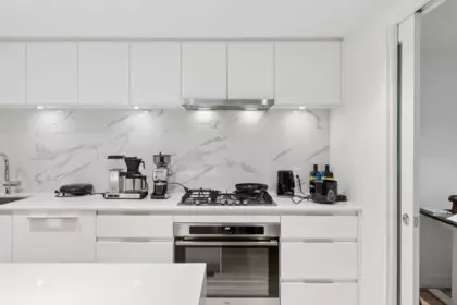 Kitchen Island Photo of 305 1500 Fern Street, North Vancouver, BC