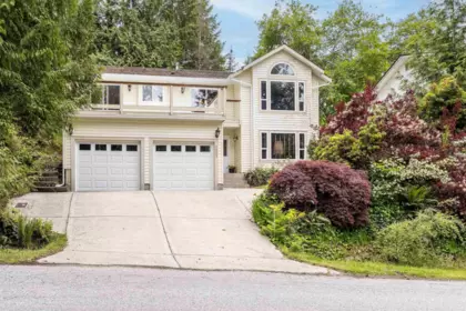 5803 Marine Way, Sechelt, BC, Sechelt — Single Family Residence for sale