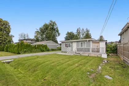 Family Room Photo of 12441 113 Avenue, Surrey, BC