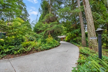 1305 Gower Point Road, Gibsons, BC, Gibsons — Single Family Residence for sale