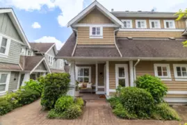 25 2688 Mountain Highway, North Vancouver, BC