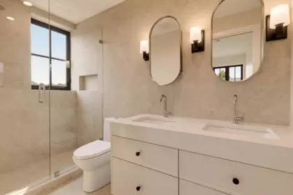 Guest Bathroom Photo of 2 3185 Vine Street, Vancouver, BC