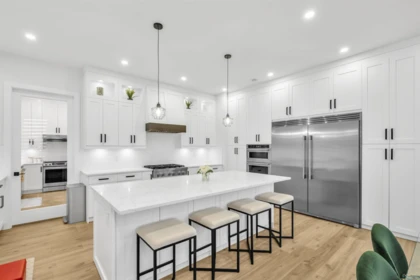 Kitchen Island Photo of 17284 61a Avenue, Surrey, BC