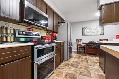 Kitchen Island Photo of 8365 Aster Terrace, Mission, BC